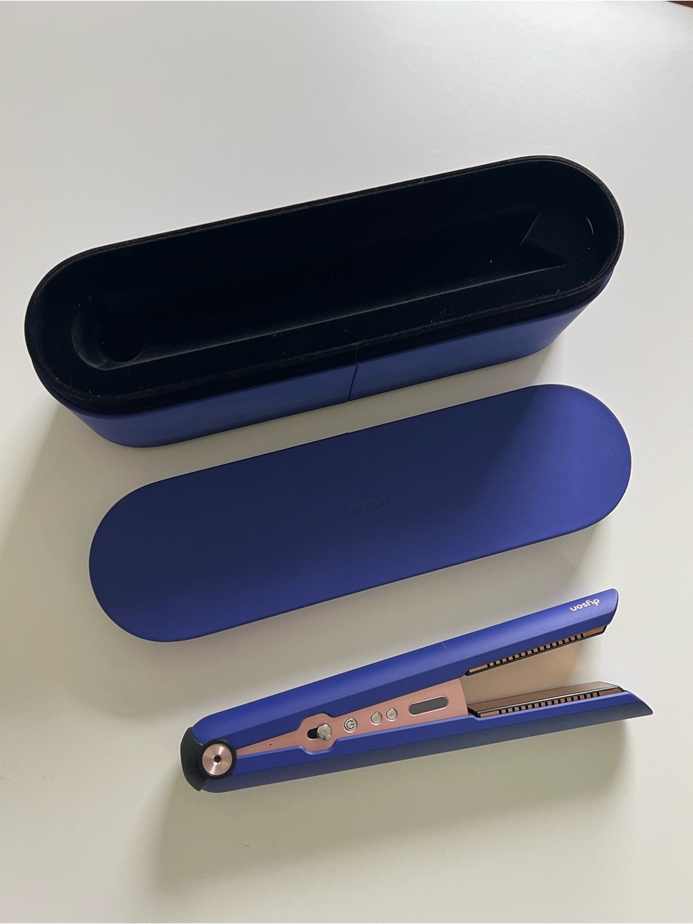 Dyson Blue Hair Straightener with Case - Picture 2 of 4